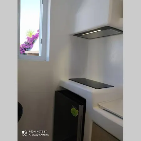 Irini's B & W House With Jacuzzi * Dhragoulas