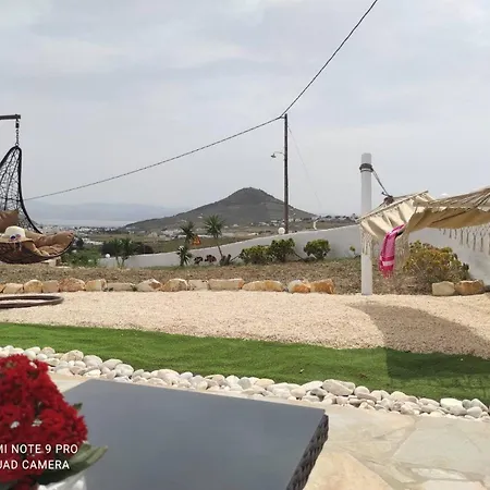 Irini's B & W House With Jacuzzi Apartmán