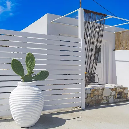 Irini's B & W House With Jacuzzi Dhragoulas