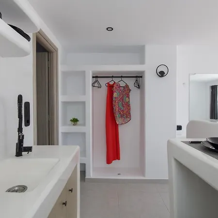 Irini's B & W House With Jacuzzi Lejlighed Dhragoulas