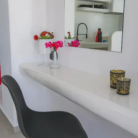 Irini's B & W House With Jacuzzi Lejlighed Dhragoulas