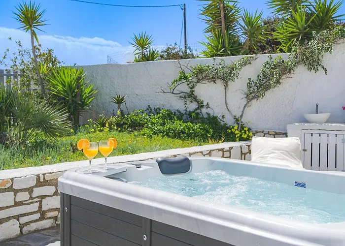 Irini's B & W House With Jacuzzi * Dragulász